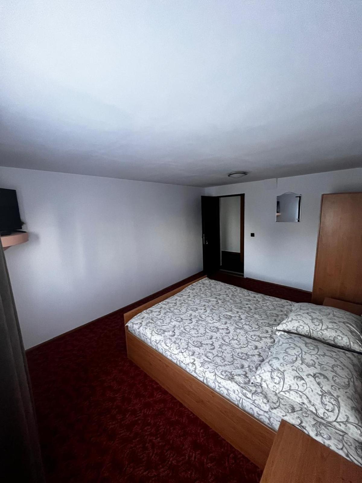 Casa Veverita Casă la țară